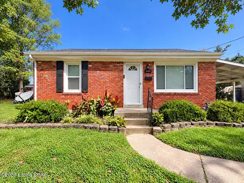 2005 Dixie Garden Dr, Louisville, KY 40272