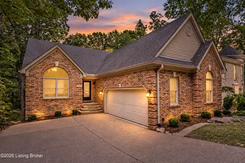 8710 Wooded Trail Ct, Louisville, KY 40220
