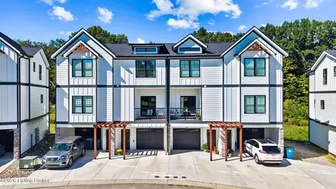 7104 Park Vue Dr, Crestwood, KY 40014