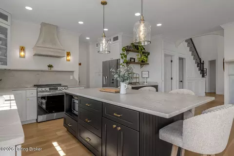 Kitchen - 136 Seahawk Trl, Midway, KY 40347 photo 5 of 14
