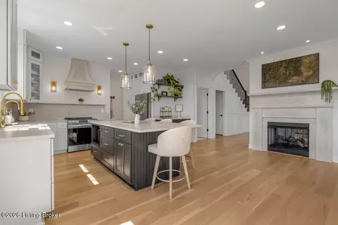 Kitchen - 136 Seahawk Trl, Midway, KY 40347 photo 4 of 14