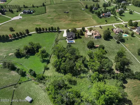 View/Area - 136 Seahawk Trl, Midway, KY 40347 photo 4 of 5