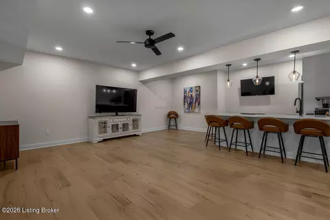 Living - 136 Seahawk Trl, Midway, KY 40347 photo 4 of 5