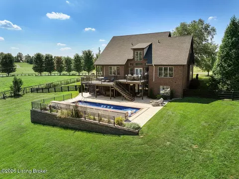 Exterior - 136 Seahawk Trl, Midway, KY 40347 photo 5 of 35