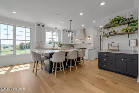 Kitchen - 136 Seahawk Trl, Midway, KY 40347 photo 2 of 14