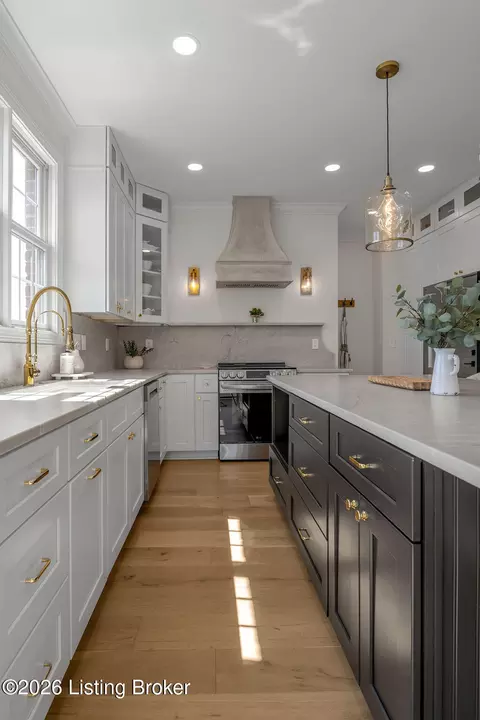 Kitchen - 136 Seahawk Trl, Midway, KY 40347 photo 6 of 14