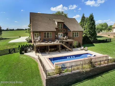 Exterior - 136 Seahawk Trl, Midway, KY 40347 photo 4 of 35