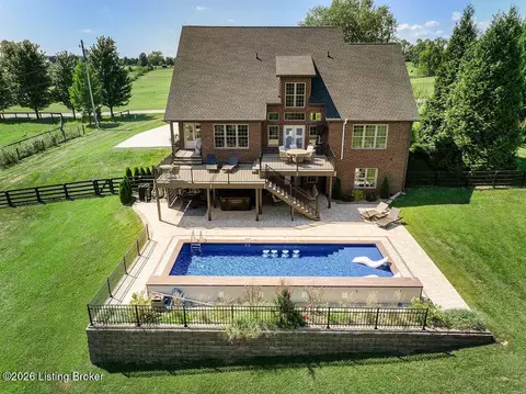 Exterior - 136 Seahawk Trl, Midway, KY 40347 photo 2 of 35