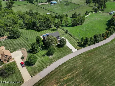 View/Area - 136 Seahawk Trl, Midway, KY 40347 photo 2 of 5