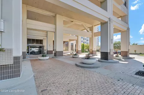 1 Riverpointe Plz #701, Jeffersonville, IN 47130