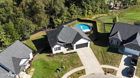 130 Burlington Ct, Mount Washington, KY 40047