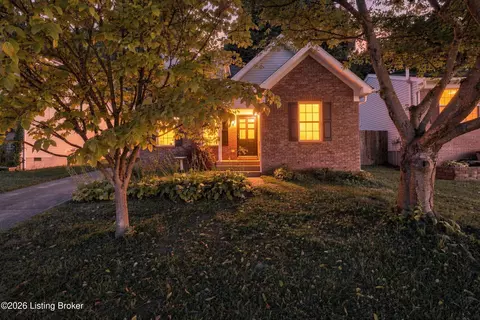 9008 Sagebrush Ct, Louisville, KY 40228