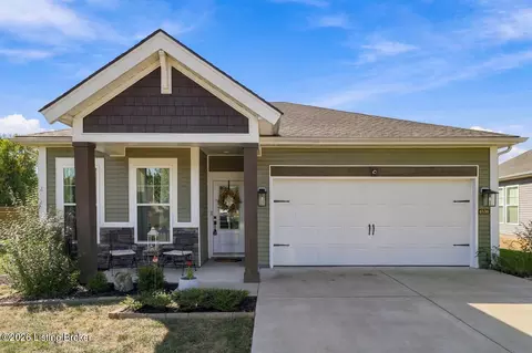 6530 Oak Village Dr, Louisville, KY 40228