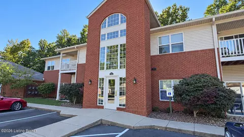 9106 Hawthorne Pointe Dr #101, Louisville, KY 40272