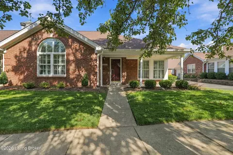10513 Eagle Pines Ln, Louisville, KY 40223