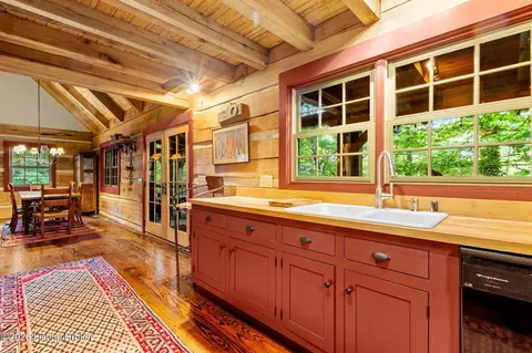 Kitchen - 979 Penn Run Rd, Bee Spring, KY 42207 photo 4 of 4