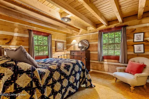 Bedroom - 979 Penn Run Rd, Bee Spring, KY 42207 photo 1 of 10