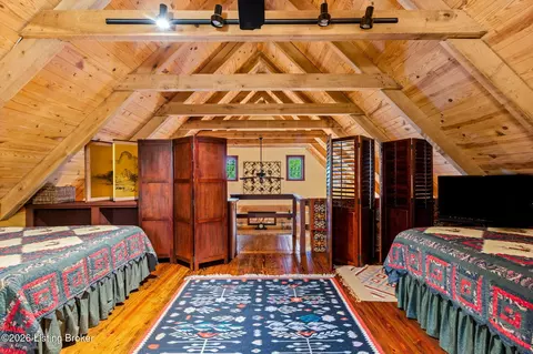 Bedroom - 979 Penn Run Rd, Bee Spring, KY 42207 photo 3 of 10