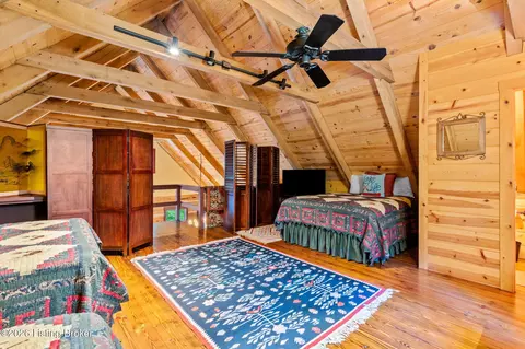 Bedroom - 979 Penn Run Rd, Bee Spring, KY 42207 photo 5 of 10