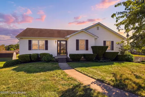 1039 Indian Trl, Lawrenceburg, KY 40342