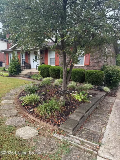 1549 Glenrock Rd, Louisville, KY 40216