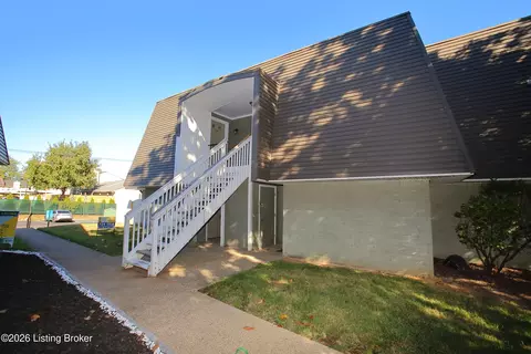 900 La Fontenay Ct, Louisville, KY 40223