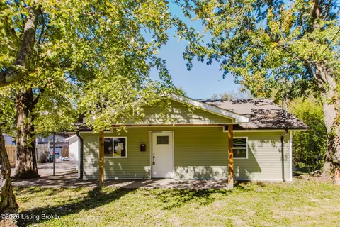 6900 Sylvania 4 Rd, Louisville, KY 40258