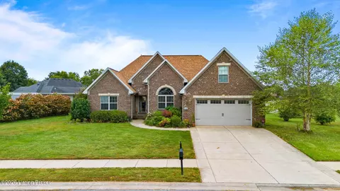 618 Baden Ln, Bowling Green, KY 42104