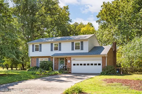 9120 Pine Lake Dr, Louisville, KY 40220