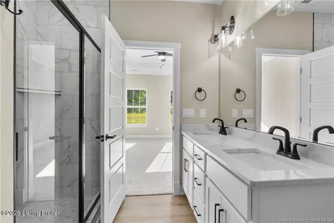 Bath - 7014 Dylan Cir, Georgetown, IN 47122 photo 3 of 4