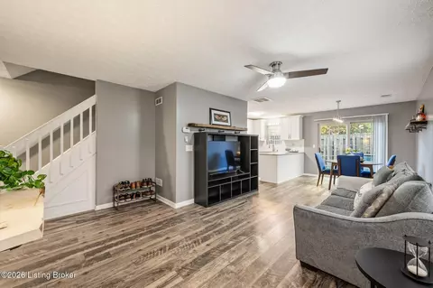 8512 Grand Neptune Dr, Louisville, KY 40228