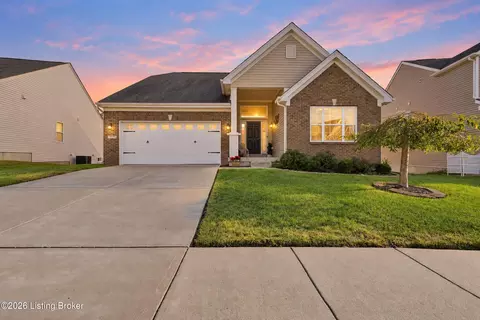 1079 Autumn Crest Ln, Louisville, KY 40245