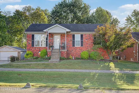 9203 Fairridge Dr, Louisville, KY 40229