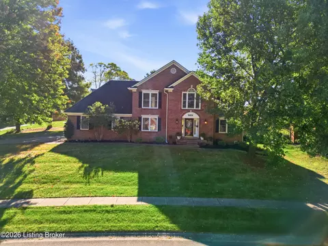 9404 Felsmere Cir, Louisville, KY 40241