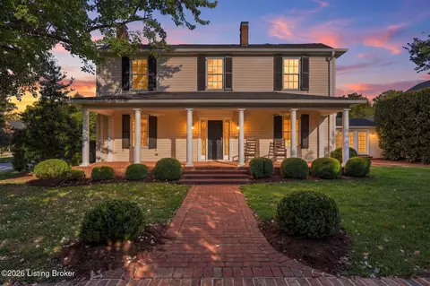 409 Stonehaven Commons Ct, Louisville, KY 40207