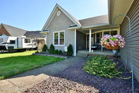 12019 Lavenia Ln, Louisville, KY 40272