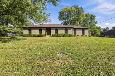 7711 Commonwealth Dr, Crestwood, KY 40014