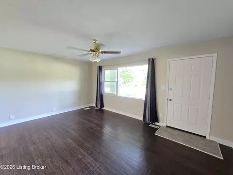 9809 Old 6 Mile Ln, Louisville, KY 40299