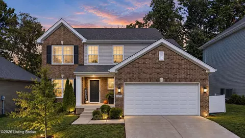 16995 Green Crest Ln, Louisville, KY 40245