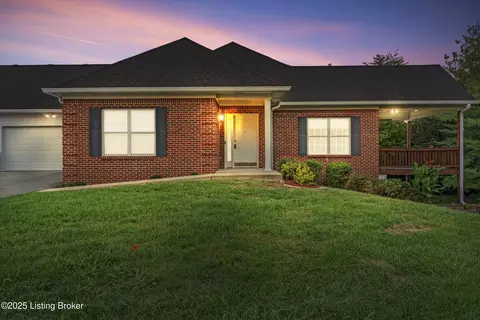 10403 Pine Glen Cir, Louisville, KY 40291