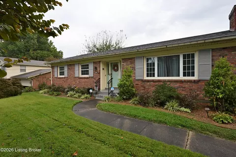 3812 Crestridge Dr, Louisville, KY 40272