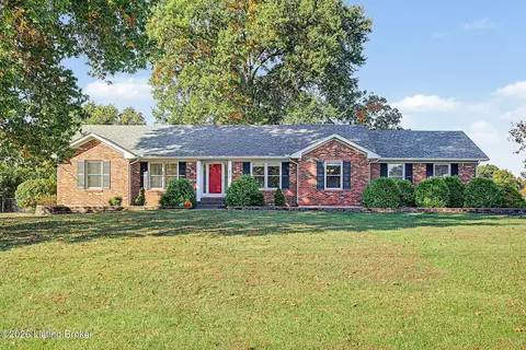 2205 Outer Circle Dr, Crestwood, KY 40014