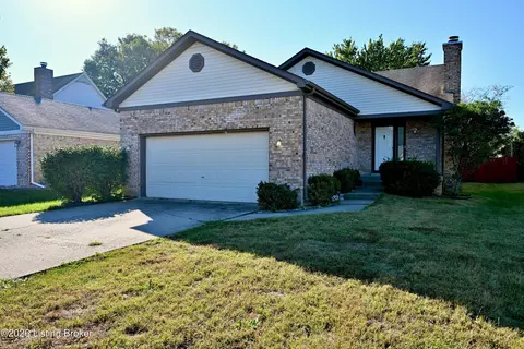 8108 Cloudcroft Ln, Louisville, KY 40220