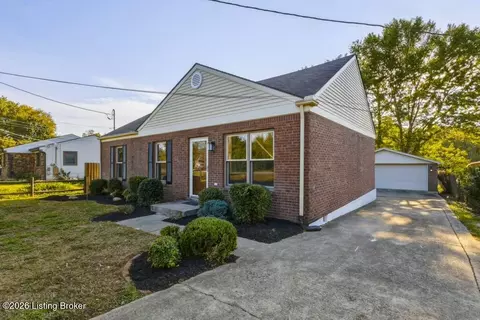 2706 Triplett Ct, Louisville, KY 40216