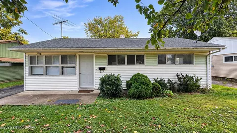 4913 Raven Rd, Louisville, KY 40213