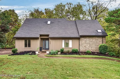 2303 Phoenix Hill Dr, Louisville, KY 40207