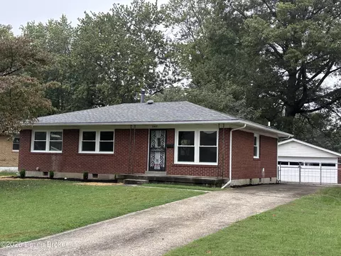 6402 Greenview Dr, Louisville, KY 40216