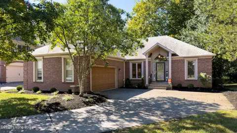 8025 Cedar Glen Ln, Louisville, KY 40291