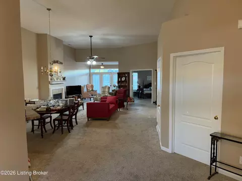 7604 Buffalo Trace Dr, Louisville, KY 40214
