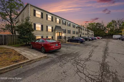 102 Middletown Sq, Louisville, KY 40243